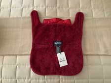 BARBOUR BAFFLE QUILTED DOG COAT IN WINE COLOUR SIZE MEDIUM BRAND NEW WITH TAG
