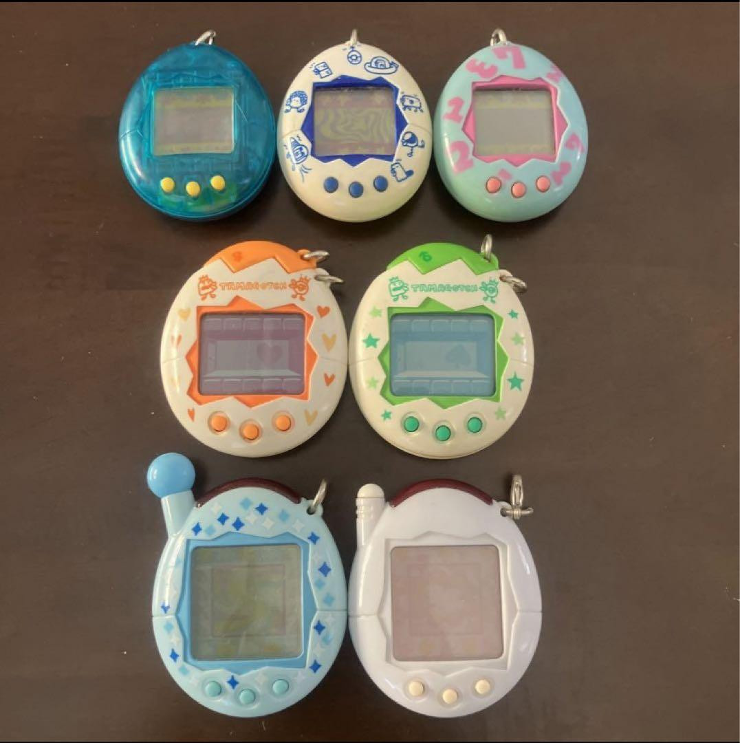 A complete set of 6 types of tamagotchi #5c93c7