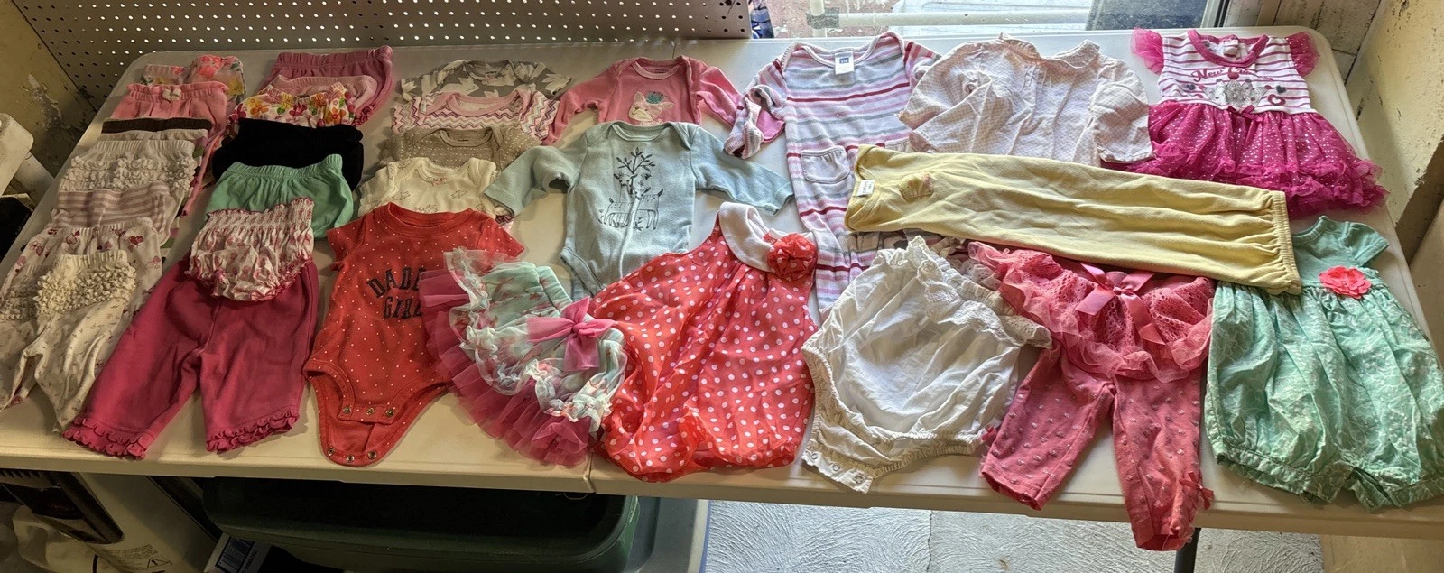 Lot of 30 Baby Girl 0-3 Months Clothes-Pants-rompers Tops Shorts Name Brands