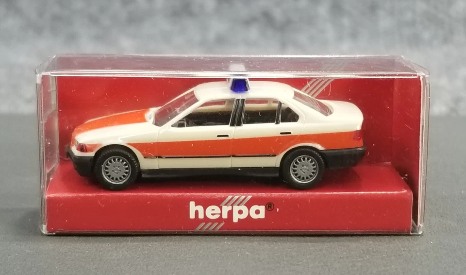 DE COLECCIÓN HERPA HO 1:87 0041584 BMW 325i con CAJA HECHA EN ALEMANIA Foto 4 de 4