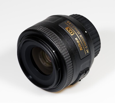NIKON AF-S DX NIKKOR 35mm f/1.8G inklusive original Zubehör und Verpackung