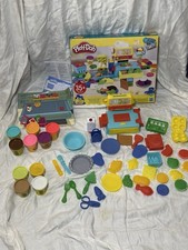 Play-Doh Supermarket Spree Store Playset 35 Pieces Scanner Wallet 10 Cans Works