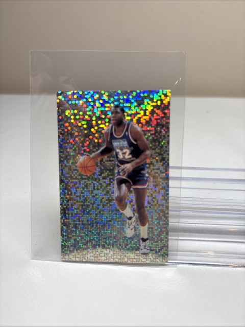 Magic Johnson 1992-93 Panini Sticker Foil Card #95 (Holo Prizm)