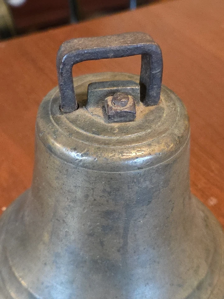Antigua campana de vaca latón bronce hierro forjado granja campo hacer reparación Foto 3 de 4
