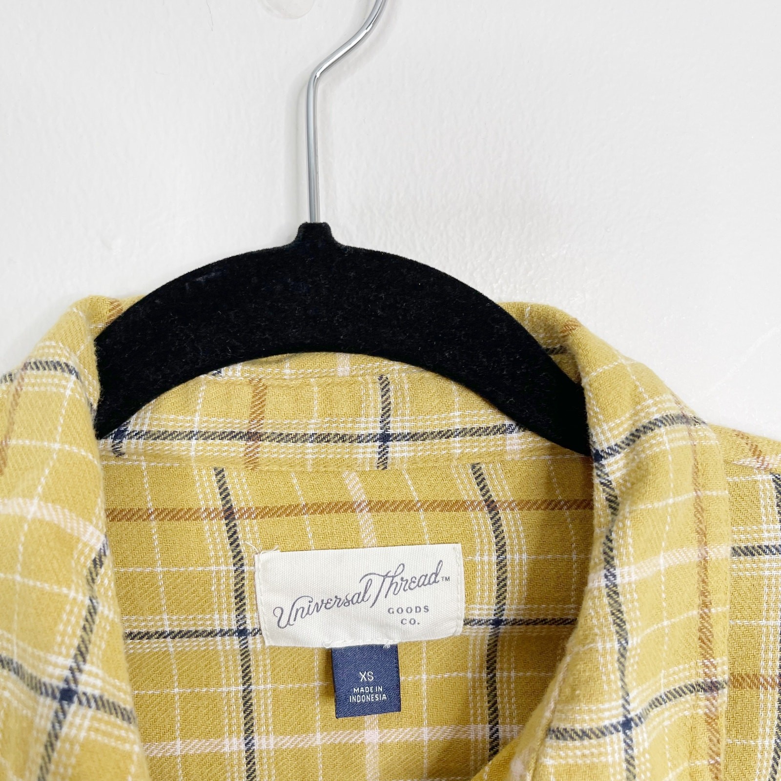 Universal Thread Womens Plaid Button Down Shirt Y… - image 6