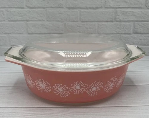 PYREX Oval Pink Daisy Casserole Dish WITH LID 1.5qt Vintage
