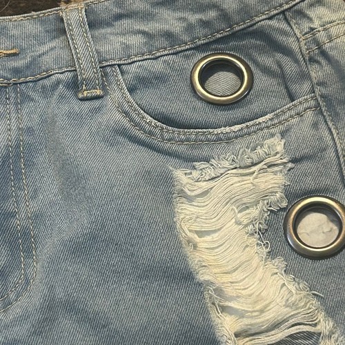 Forever 21 Cut-Off Shorts Womens S Blue Denim Distressed Frayed Grommet Festival - Picture 7 of 11