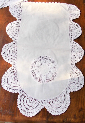 NAPPERONS TETIERES ET ACCOUDOIRS TOILE ET CROCHET MAIN LOT DE 6 PIECES promo*** - Picture 2 of 3
