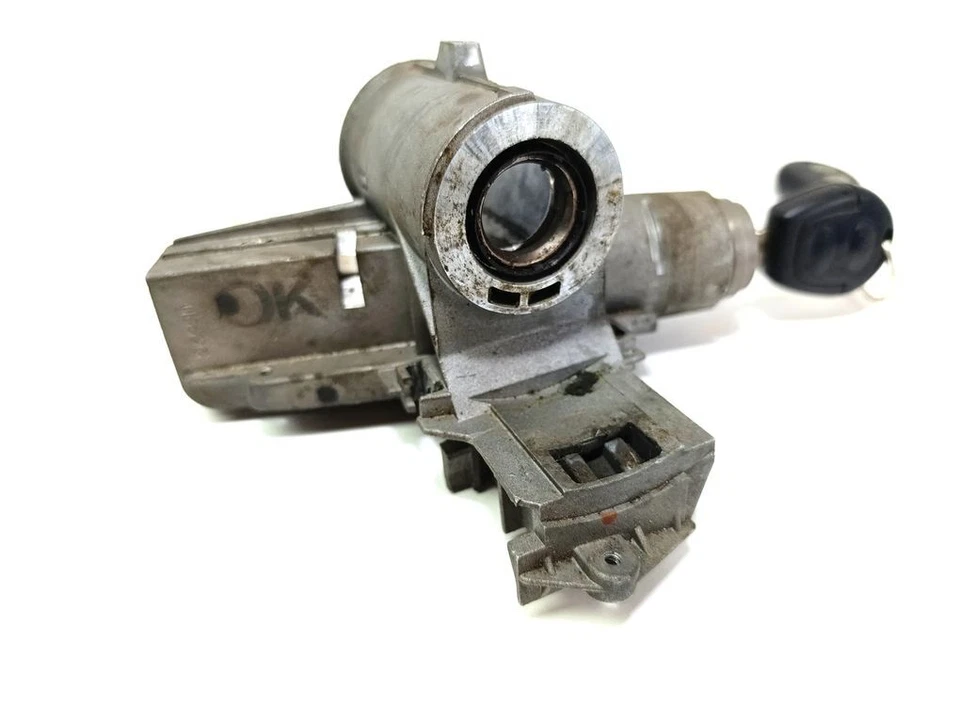 Volkswagen Sharan 1998 Diesel Ignition Lock UST99915 - Image 4 of 4