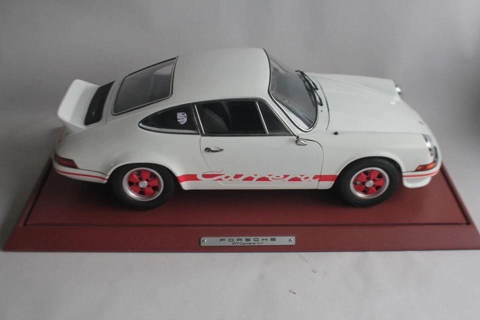 Modello PORSCHE 911 Carrera RS 2.7 scala 1/8 (72295) - Immagine 2 di 4