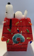 2011 Peanuts Snoopy Light-Up Christmas Doghouse Works Great