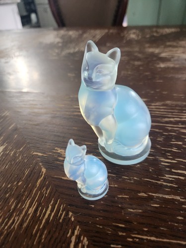 RARE ORIGINAL FRENCH FROSTED CATS CIRCA  Lalique Chat Assis Sitting Cat Set Of 2