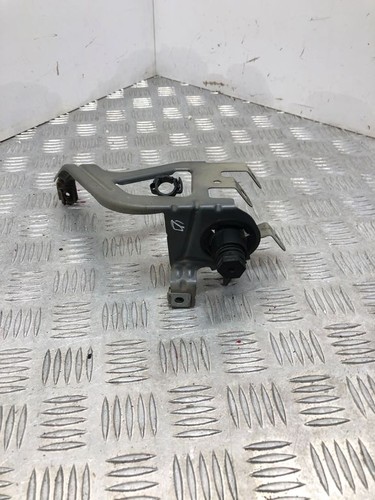 BMW 5 F10 F11 2009 Halterung Kotflügel 107020G