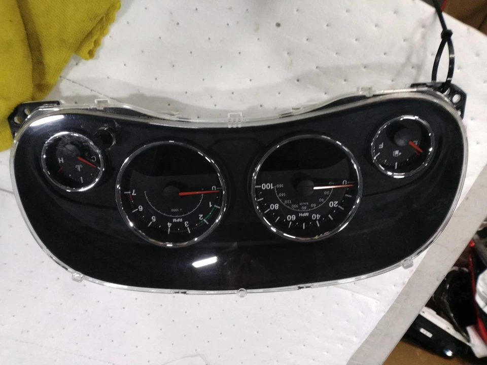 2015 JEEP WRANGLER Speedometer Gauge OEM Grey 146K Miles NJ25-22108-553901 - Image 3 of 4