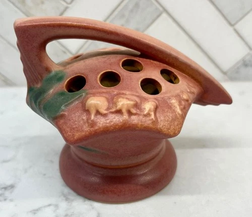 Roseville Bleeding Heart Flower Frog