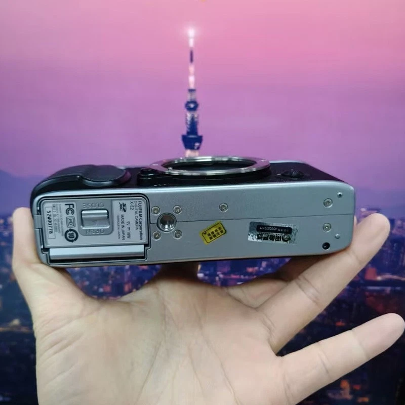 Fujifilm X-Serie X-E2 XE2 16.3-Megapixel Digitalkamera Gehäuse Silber -90 % NEU - Bild 4 von 4