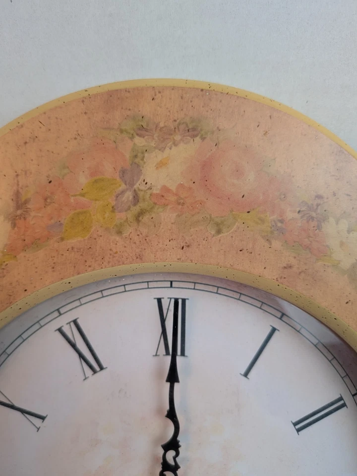 Westclox 32213 Oversized Classic 24 inch Hanging Wall Clock - Image 3 of 4