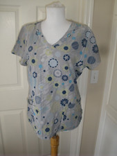 Women's Medical Scrubs Top M A Cut Above Gray w/design T67 