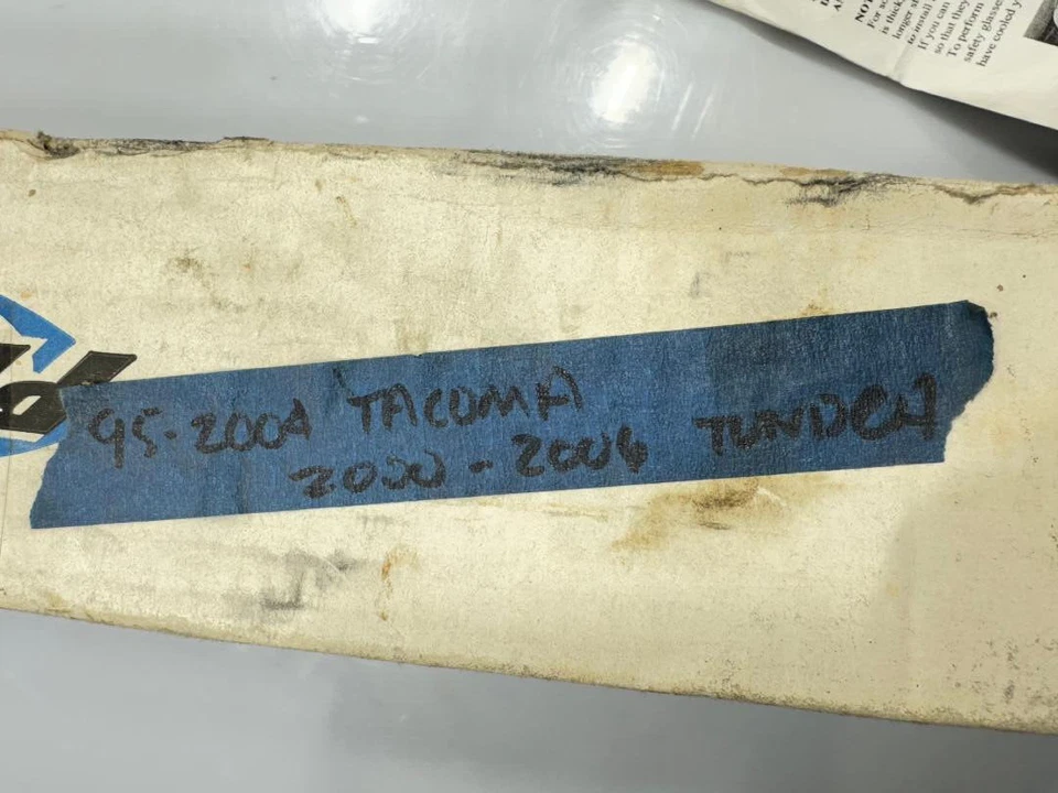 PRO COMP 1995.5-2004 TOYOTA TACOMA FRONT LEVELING & REAR ADD-A-LEAF KIT - Image 4 of 4