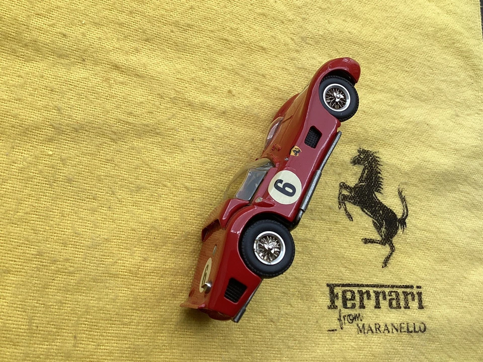 MODELOS OCCIDENTALES: FERRARI 330P Foto 3 de 4