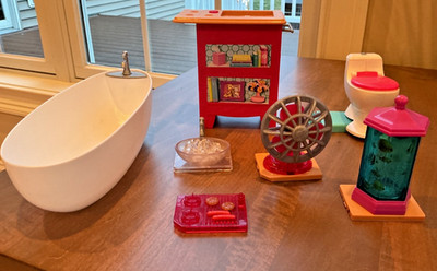 Barbie Dreamhouse 2015 Bathroom Vanity Set-Toilet, Sink Fan Fish Tank Grill Tub