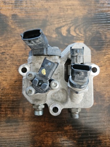 3006082C1 MAXXFORCE DT FUEL PRESSURE REGULATOR - OEM - USED - TESTED