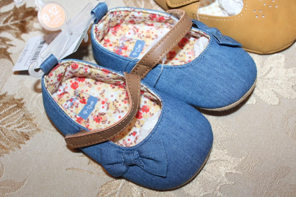 Lote de 2 Sapatos Casuais Baby Girl CARTER'S Mary Jane 9-12M 1 Denim e 1 Cor Camelo - Imagem 2 de 4