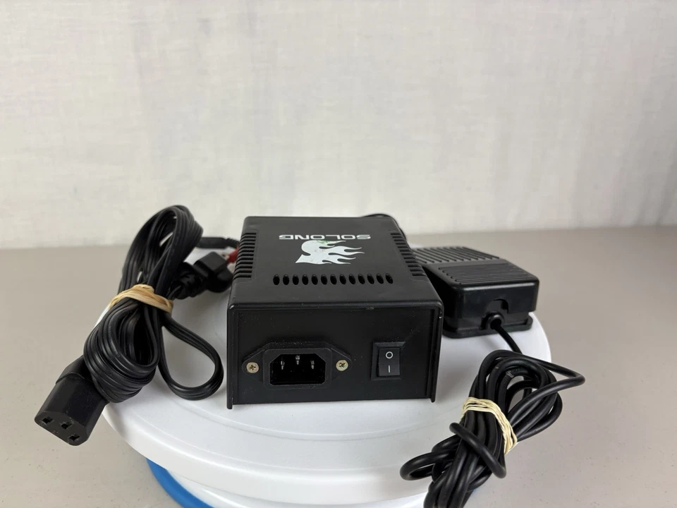 Fuente de alimentación digital para tatuajes Solong pantalla LCD P142-2 Foto 2 de 4