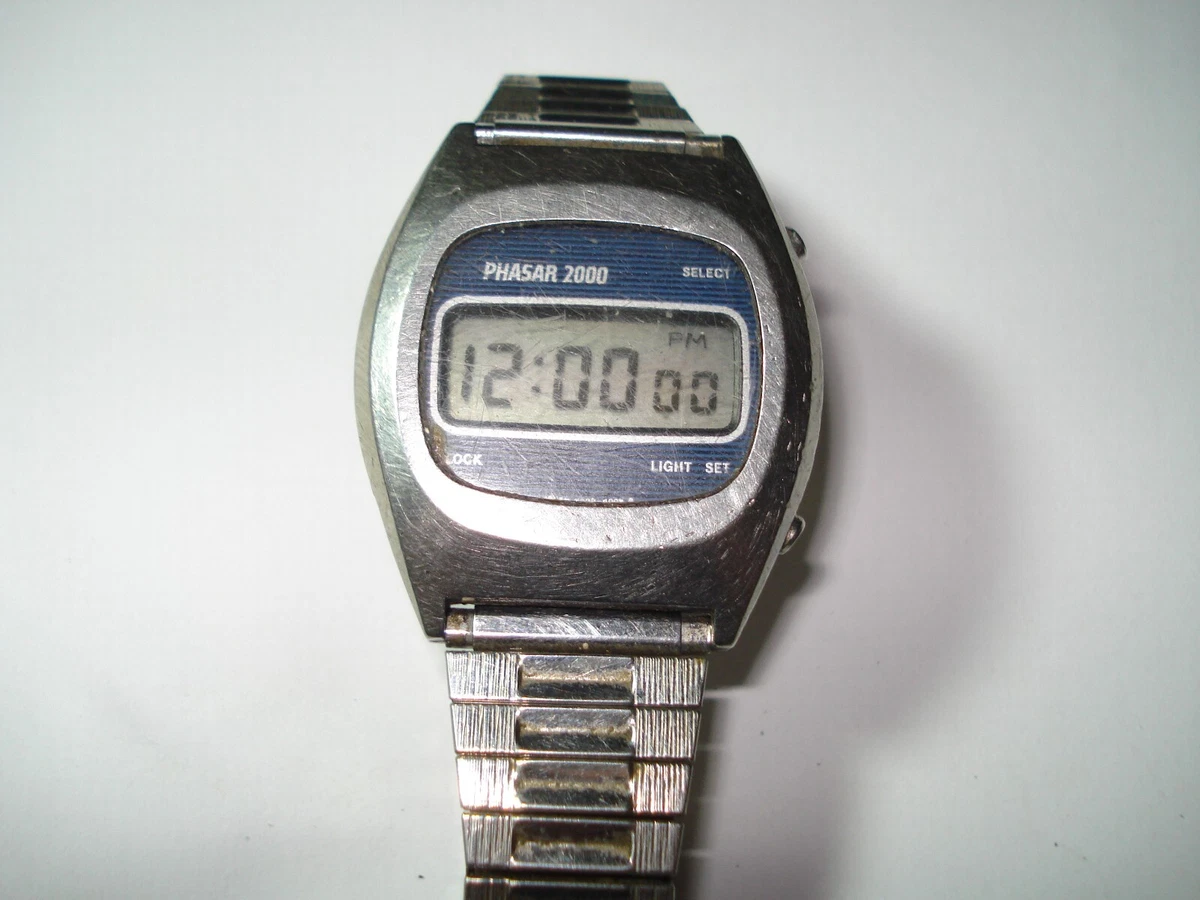 VINTAGE SEARS ROEBUCK PHASER 2000 SILVER DIGITAL WATCH NEW BATTERY