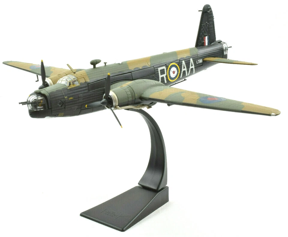 Corgi Vickers Wellington Mk.IC - Wing Fire Cross 1:72 Die-Cast Airplane AA34812 - Image 2 of 4