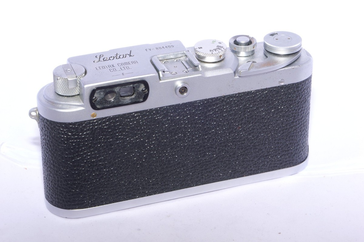 LEOTAX FV vintage Leica Copy camera. Topcor 5cm/3.5 lens