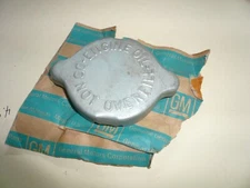 GM Oil Fill Tube Cap "Engine Oil Do Not Overfill" NOS Original Package