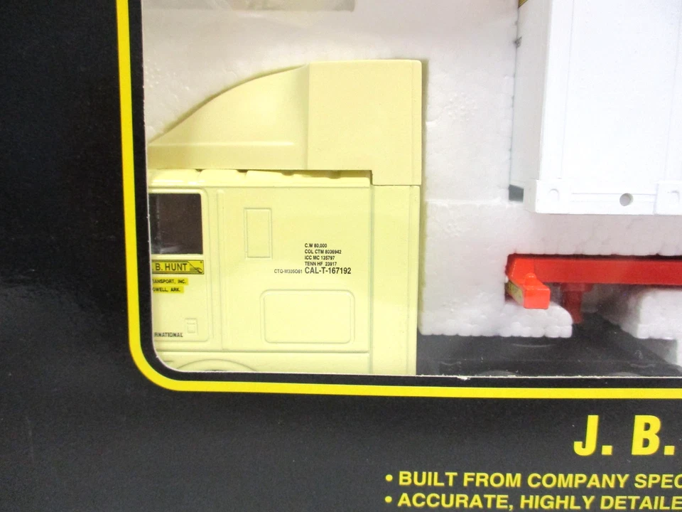 K-LINE - JB HUNT - COE SEMI TRUCK / 48' CONTAINER / TRAILER - 1/48 DIECAST - Image 3 of 4