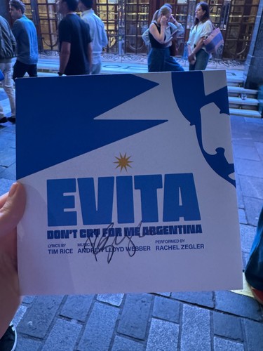 Evita Vinyl SIGNED Rachel Zegler VIDEO PROOF Dont Cry for me Argentina LONDON - Bild 2 von 5