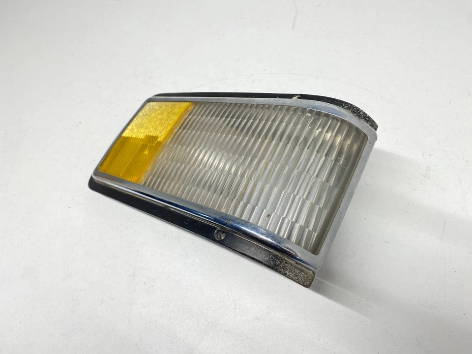 Cadillac Sevilla 1986-1991 mensajero señal de giro lateral/luz de parque de esquina fabricante de equipos originales, Foto 4 de 4