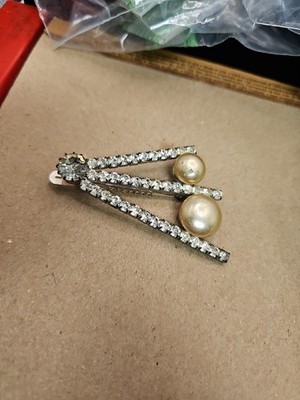 Hair Goods Barrett silvertone  Faux Pearls Cream Color Clear ColorlesRhinestones