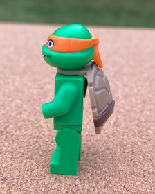 Michelangelo TMNT Mutant Ninja Turtle LEGO&reg; Minifigure - **Missing 1 hand*