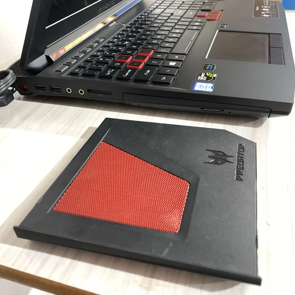 Acer Predator 15 G9-593-71EF 15.6" i7-6700HQ y GeForce GTX 980, 16GB, Frostcore Foto 4 de 4