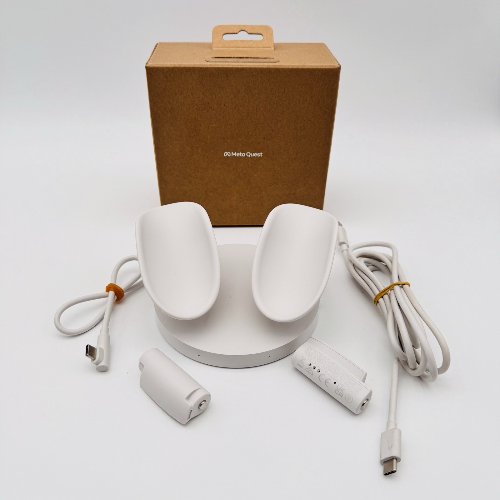 Meta Quest 3 & 3s Controller Official Charging Dock With Batteries And Cables