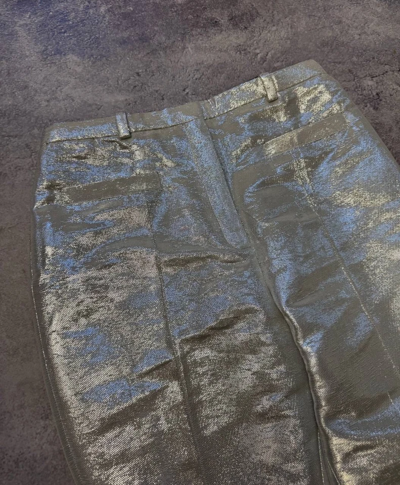 Pantalón acampanado plateado metálico H&M x Paco Rabanne para mujer Foto 4 de 4
