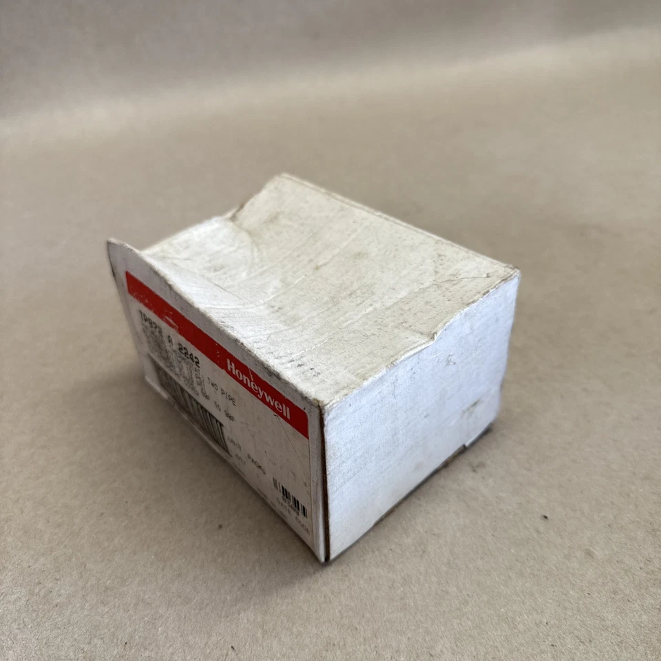 Honeywell TP972A2242 Pnuematic Thermostat NEW! - Image 2 of 3