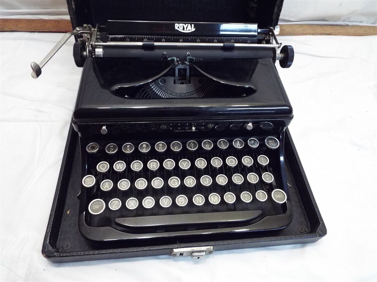  PORTABLE ロイヤルタイプライター ポータブル Nice Antique 1936 'O' Model Royal Portable Typewriter w/Case