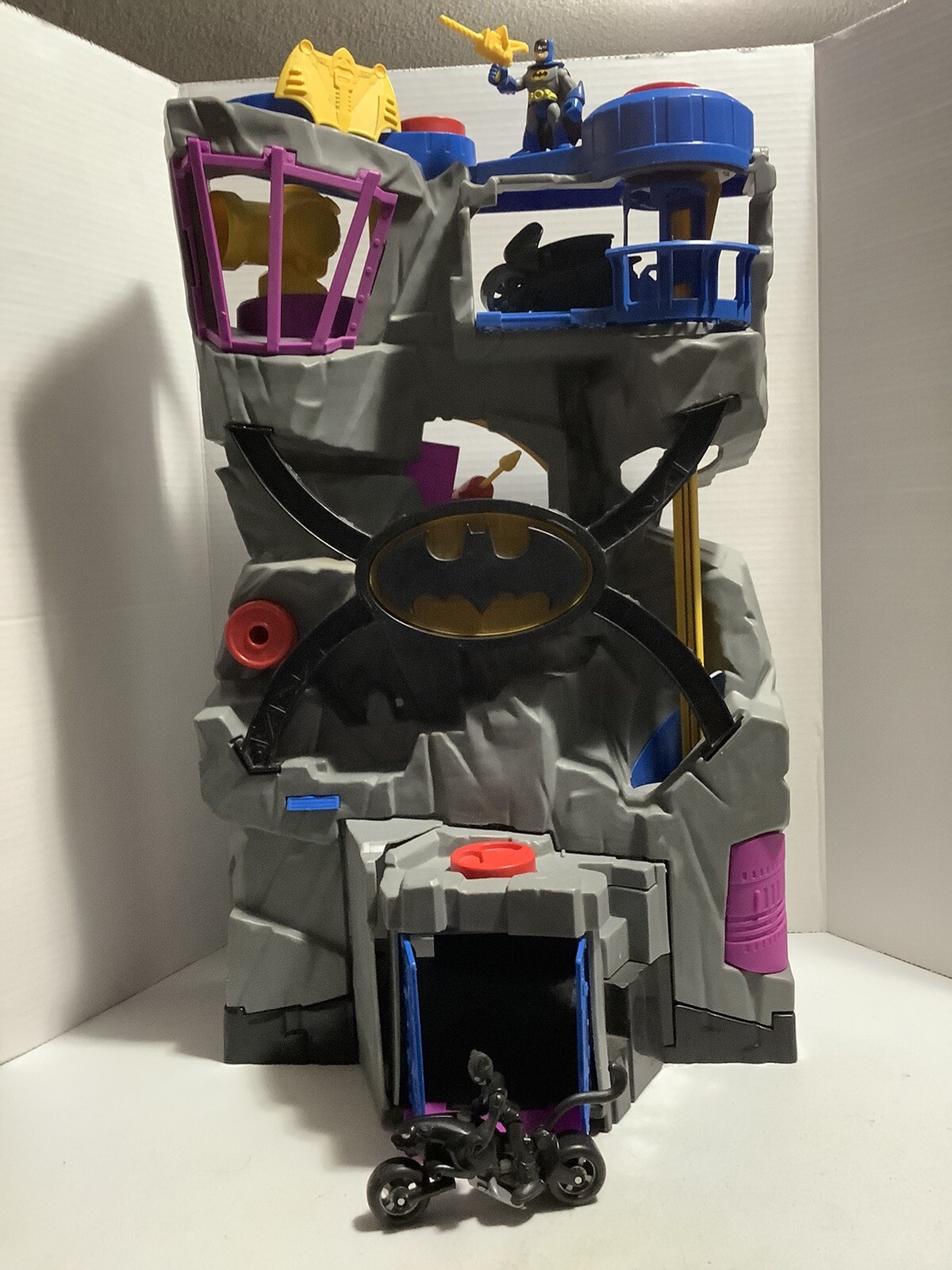FisherPrice Imaginext Batcave Playset/Batman/cat Woman/Bat Cycle/Cat