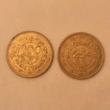 Two Chuck E Cheese 1982 Pizza Time Threatre 25 Cents Play Token Coin Vintage 