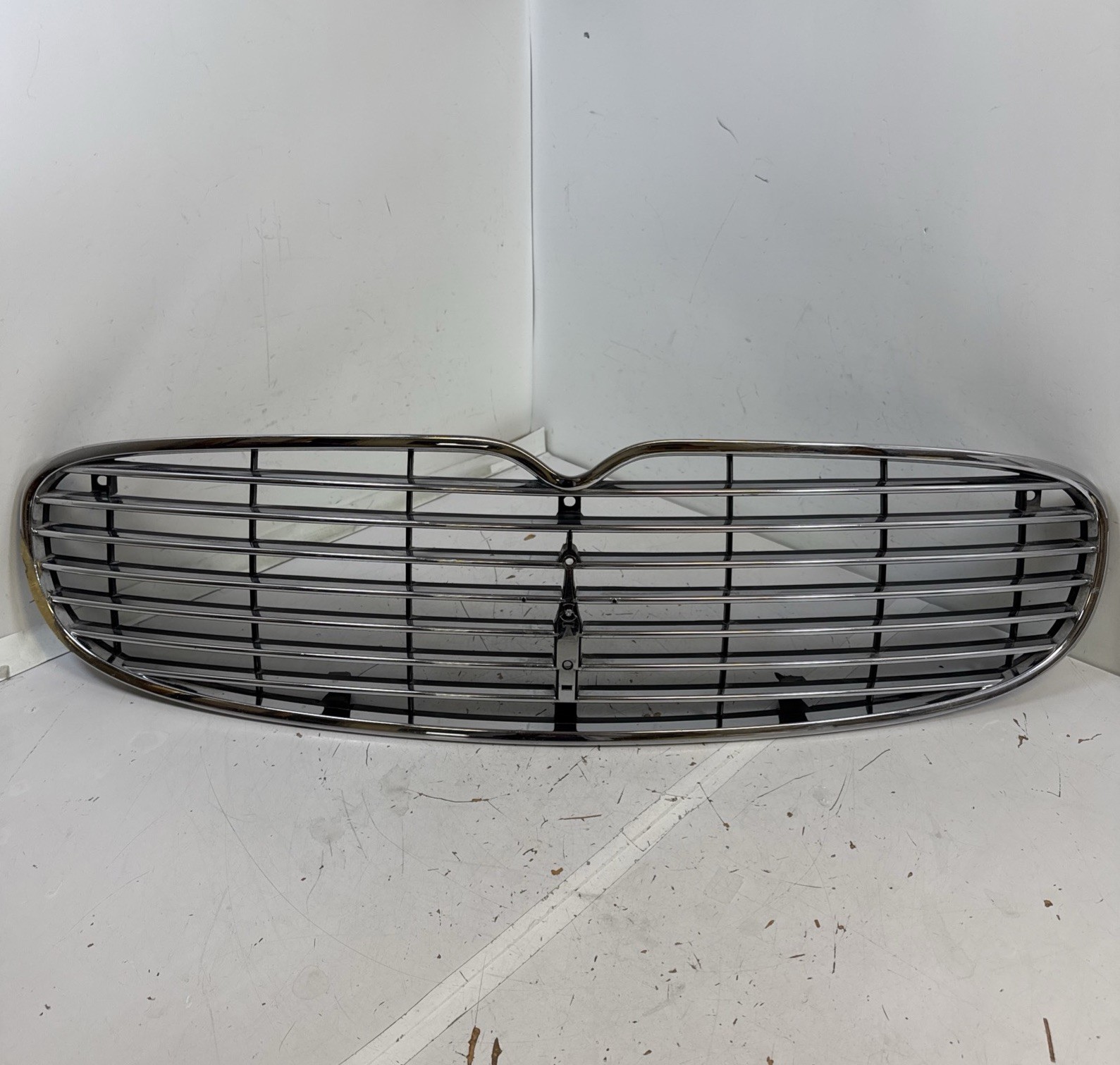 2003–08 Maserati Quattroporte M139 Front Bumper Center Grill Grille 67874400 OEM