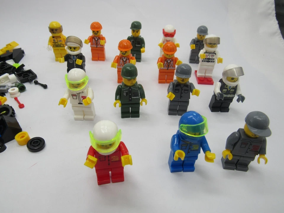LEGO Lote Minifiguras y Ladrillos Conductores de Carrera Mecánica Piezas Mixtas De Colección Foto 2 de 4