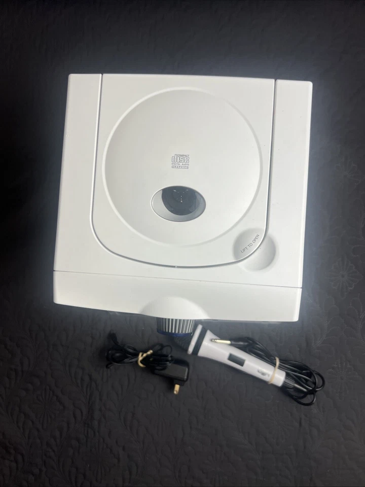 The Singing Machine SML385W Disco Light Karaoke Machine & CD 1 Microphone + 2 CD - Image 4 of 4