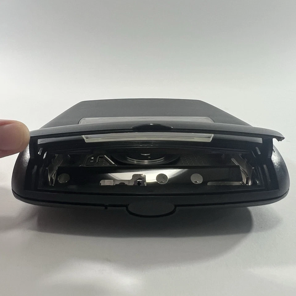 Castlewood ORB 2.2GB ULTRA SCSI DRIVE Removable Media Drive Missing CD - Image 3 of 4