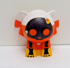 SKELANIMALS -2009 JAKKS - CANDY CORN DAX SKELANIMALS