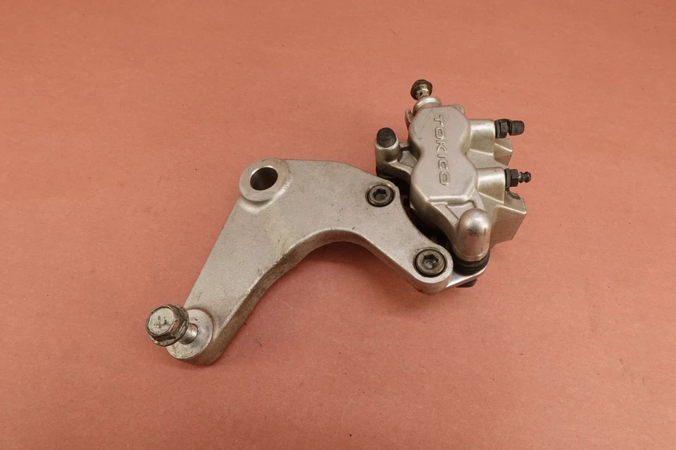 Soporte de montaje de pinza de freno trasero Kawasaki Vulcan 1500 VN1500E 1996-2008 Foto 3 de 4